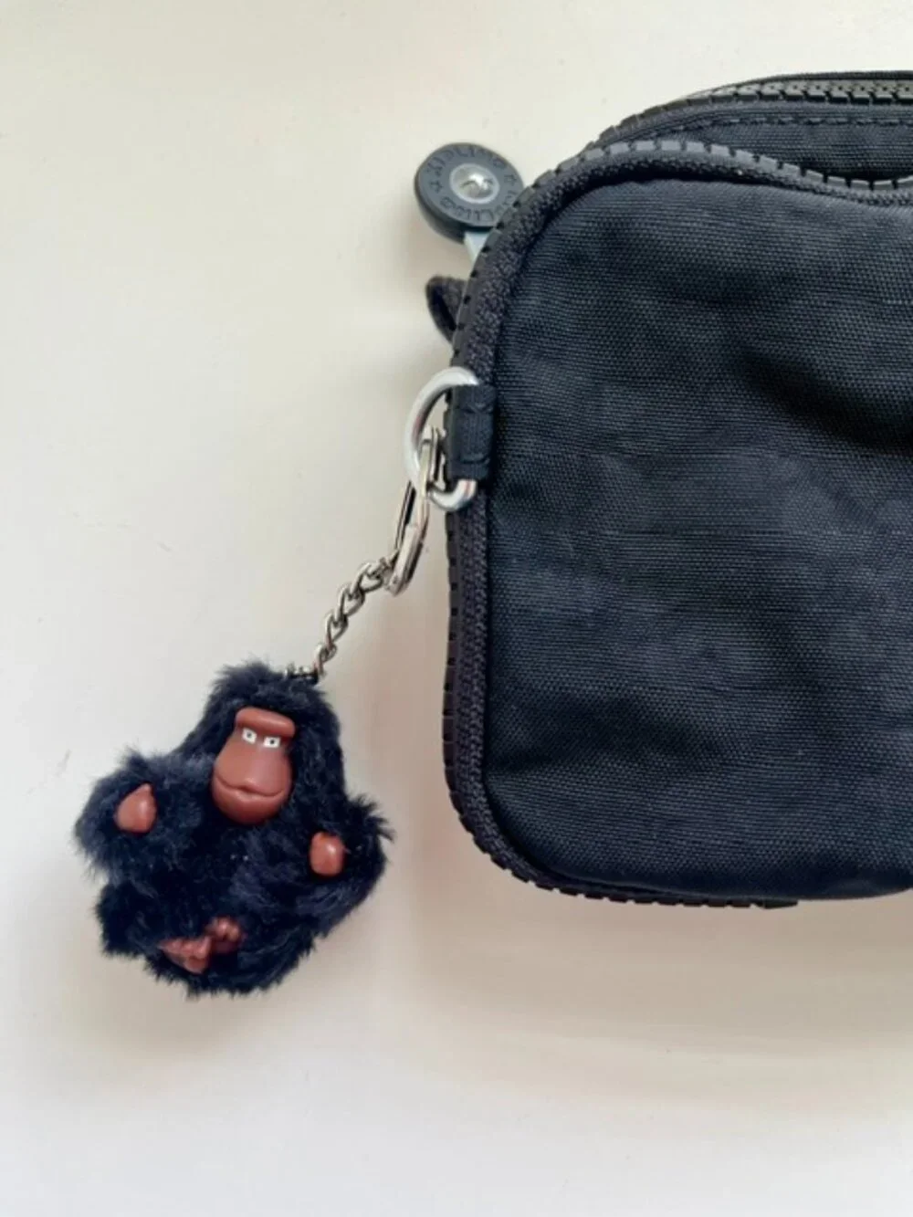 Like New! Kipling Chap Pencil Makeup Case in Black with Monkey Keychain - Picture 3 of 8